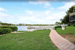 Cozy Family Condo - Newly Renovated on Siesta Key!